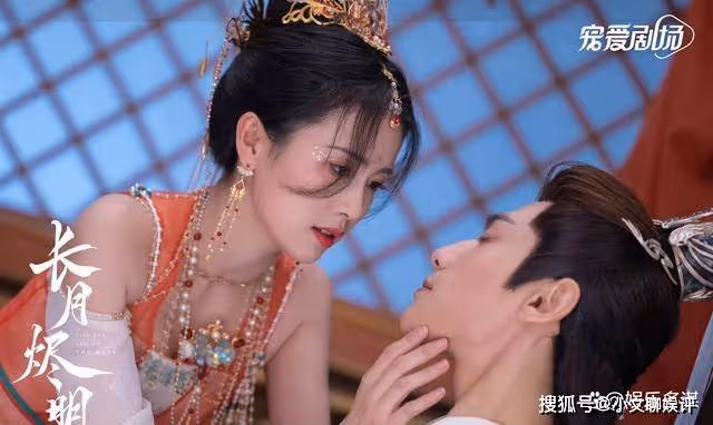 《長月燼明》黎蘇蘇澹臺燼幸福美滿，生下女兒澹臺梓宓，太甜了