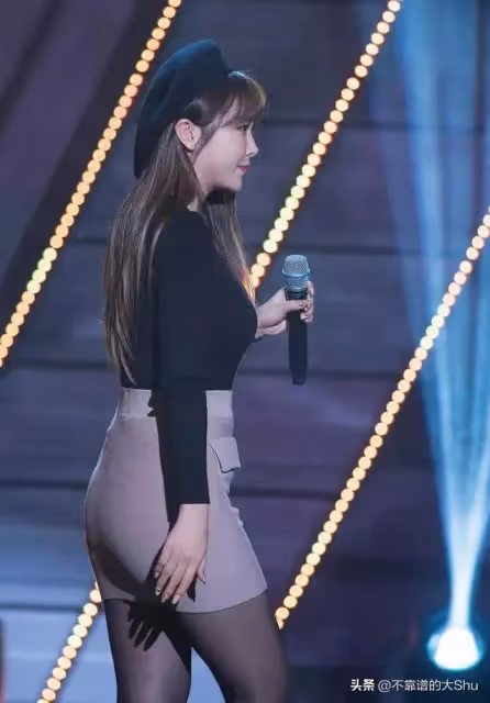 洪真英的打糕舞,身材凹凸有致,舞姿曼妙,為何被稱為微胖女神