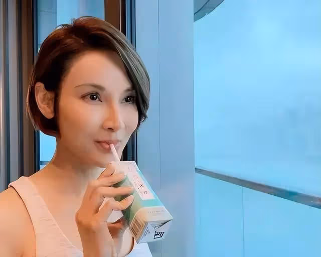 前TVB女星嫁入豪門後隱退,半復出狀態拍劇,凍齡狀態引網友大讚