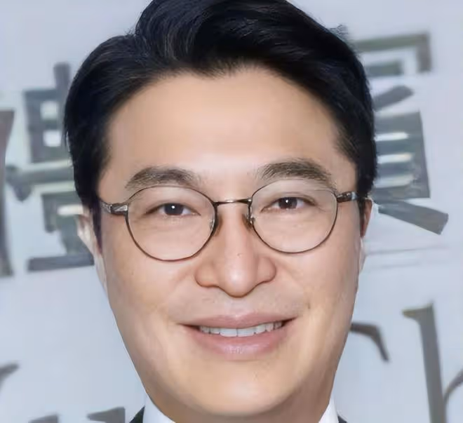 徐子淇接手李兆基的千億帝國,低調素樸打扮溫柔如水