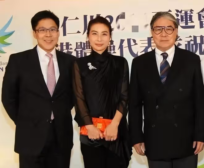 徐子淇接手李兆基的千億帝國,低調素樸打扮溫柔如水