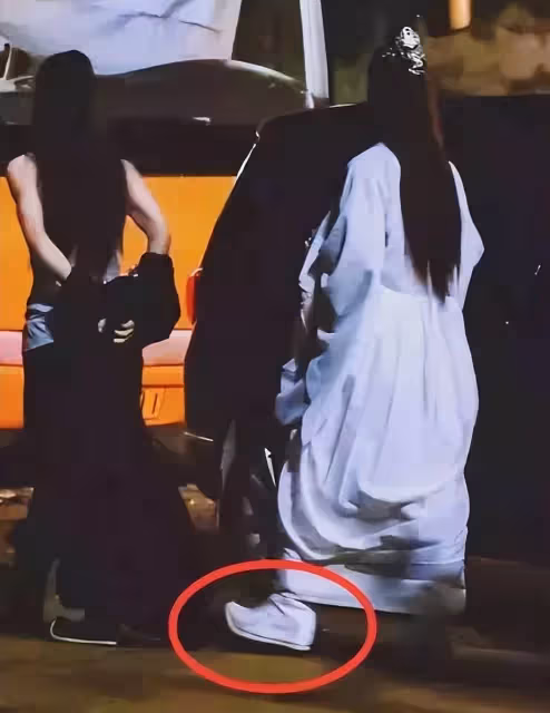 貼牙片,說假話,假顏值,吃了5年「潤玉」紅利的羅雲熙,裝不下去了