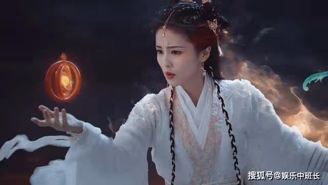 《長月燼明》看了黎蘇蘇的身世，才知她為何是殺魔神的命定之人
