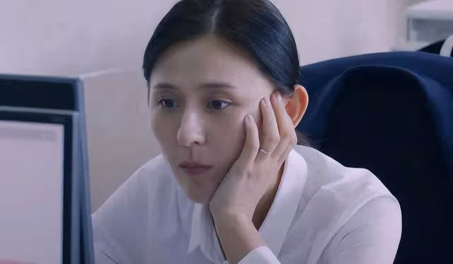 秦海璐問熱依扎:為什麼要演《青春之城》蔣楠楠?熱依扎回復超搞笑