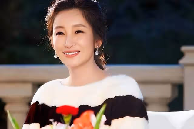 秦海璐問熱依扎:為什麼要演《青春之城》蔣楠楠?熱依扎回復超搞笑