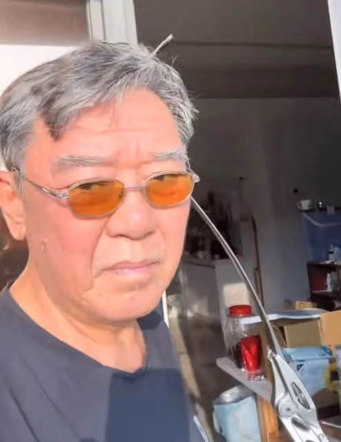 李立群拒絕回答大陸高鐵是否有靠背，遭網友吐槽，說實話有這麼難
