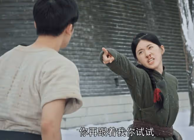 王晶誇讚趙露思引爭議，稱她是演技最好的花旦，網友：楊冪呢？