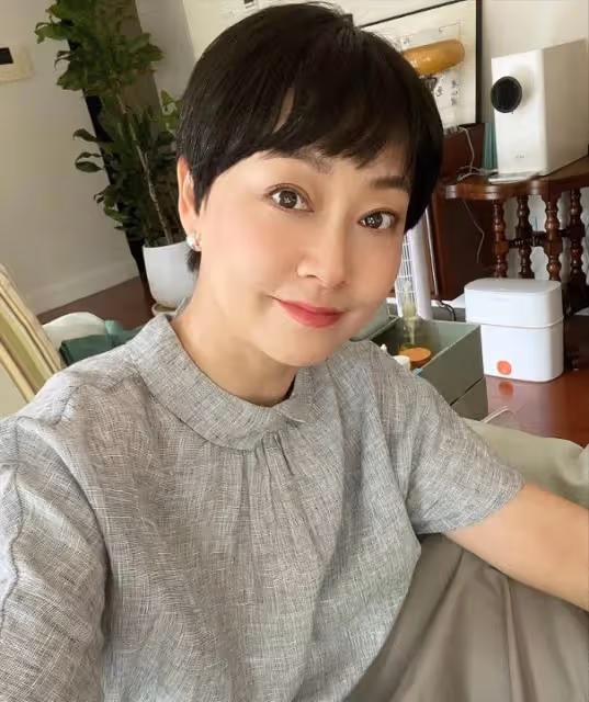 膝下無子女，每月見一次，張衛健和張茜的婚姻，有多少人難理解？