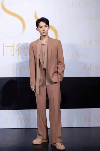 GLASS晚宴明星造型!佟麗婭變化大認不出,范冰冰髮際線奇怪