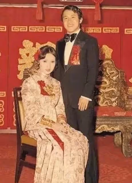 70歲曾志偉過大壽,TVB眾人圍到水泄不通,家燕姐等諸多明星送吻