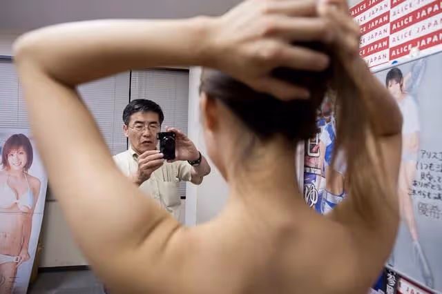逼良為娼還是自甘墮落?AV行業,到底是如何壓迫日本女性的