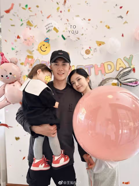 杜淳王燦給女兒慶祝2歲生日,透露女兒叫杜冉兒