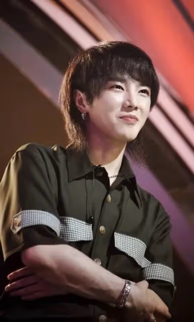華晨宇:僅憑三個字再次登上熱搜,真是活在自己世界裡的瘋子嗎?