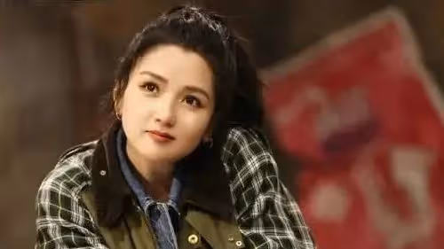 「白蓮花」何潔：三個孩子兩個爹，演藝事業止步不前，無礙身家破億