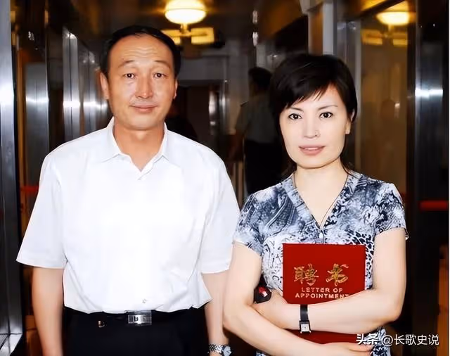 央視鐵嘴李瑞英，工作28年零失誤，突聞兒子墜樓，22字感動眾人！