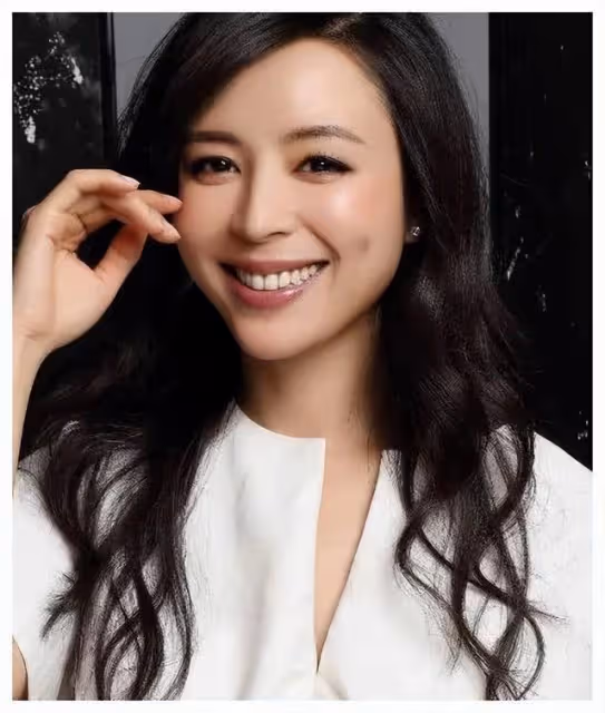 大瓜！被「扒光售賣」的女星不止景甜，盤點內娛里骯髒「潛規則」