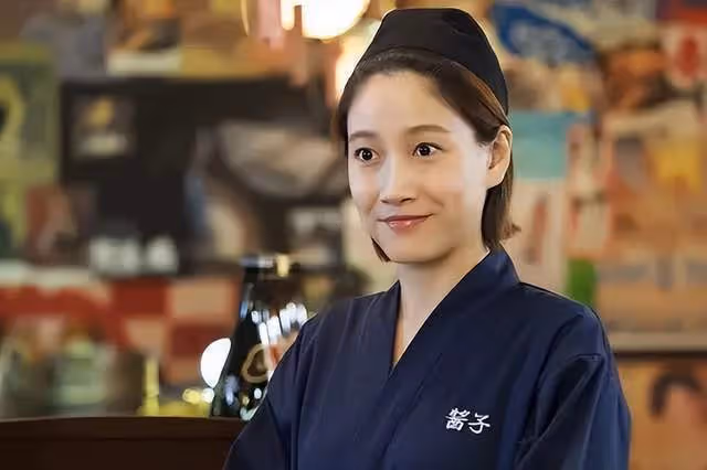 演配角卻連爆三部劇！啜妮的「清醒」，打臉多少「網紅臉」女主