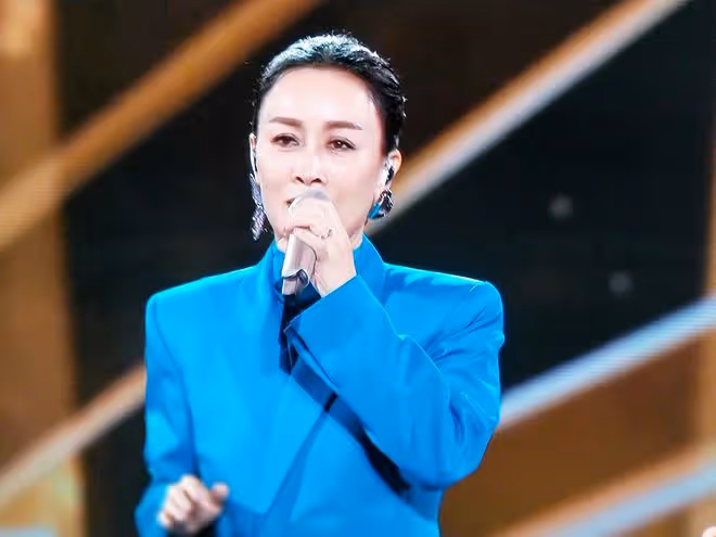 那英錄節目欺負新人，不斷嘲諷下崗工人，表情扭曲充滿鄙視引爭議