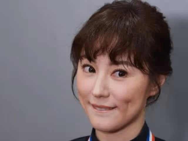 滿面春風！港知名女星秘婚後首亮相，拒透露老公身份稱其沒求過婚