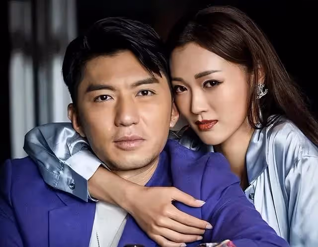 TVB億萬駙馬被傳雪藏，陪妻子內地探親，走訪岳父捐建學校