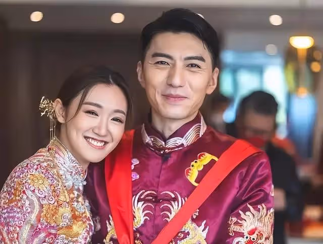 TVB億萬駙馬被傳雪藏，陪妻子內地探親，走訪岳父捐建學校