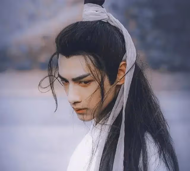 5位有「上鏡臉」的男星，鏡頭前帥氣亮眼，真人卻乾癟黑瘦