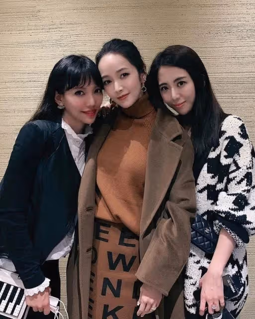 李靚蕾慶祝37歲生日，許瑋甯穿粉色私服出席，侯佩岑因工作沒現身