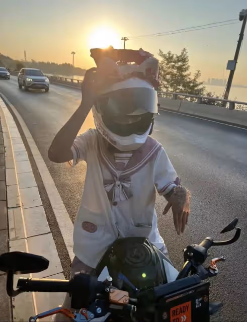 倆00後網紅騎機車身亡現場慘烈,最小僅16歲,曾對勸誡網友爆粗口