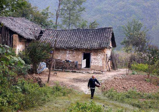 我為了愛情答應入贅女友家,可女友父母還要12萬彩禮,我提分手