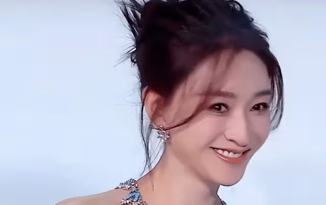 楊穎評價李小冉,表示不再與她同台走紅毯,情商高到李小冉也笑了