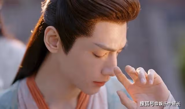《長月燼明》同是失明，澹臺燼與冥夜的不同態度，拉開魔與神的差距