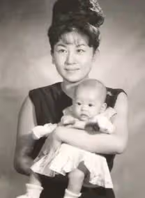 一代女神翁靜晶:和陳百強傳緋聞,20歲嫁導演,55歲再嫁賭王家族