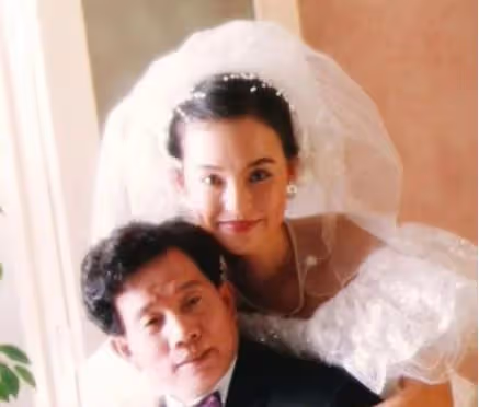 一代女神翁靜晶:和陳百強傳緋聞,20歲嫁導演,55歲再嫁賭王家族