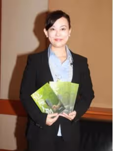 一代女神翁靜晶：和陳百強傳緋聞，20歲嫁導演，55歲再嫁賭王家族