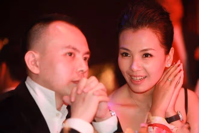 娛記曝圈內明星夫妻醜聞!男方喜歡嫖娼外國女,女方熱衷劇組夫妻