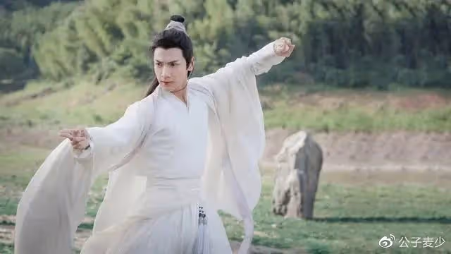 《長月燼明》大火，羅雲熙穩坐仙俠劇第一，尤其這套敦煌風PPT太美了