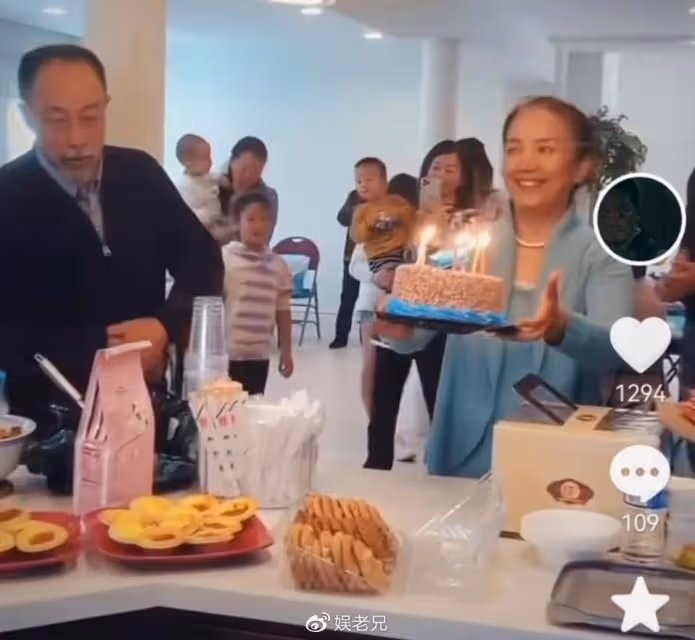 63歲呂麗萍美國慶生，三婚丈夫全程陪伴，兩人全都愛美國！