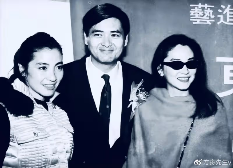 68歲林青霞曬與60歲楊紫瓊合影,倆女神貼臉擁抱,人生都超勵志