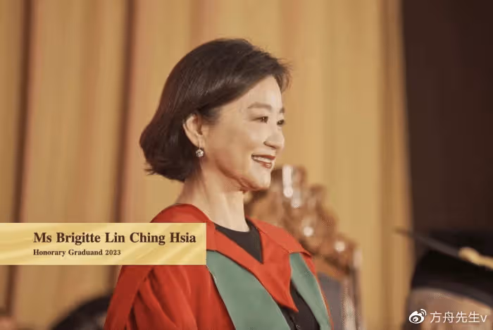 68歲林青霞曬與60歲楊紫瓊合影,倆女神貼臉擁抱,人生都超勵志