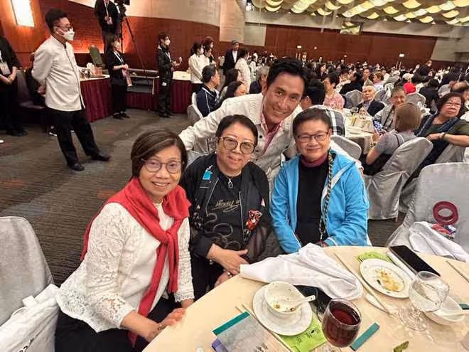 80歲知名港星罕露面精神好!紅極一時卻耍大牌,被諷刺後學會謙虛