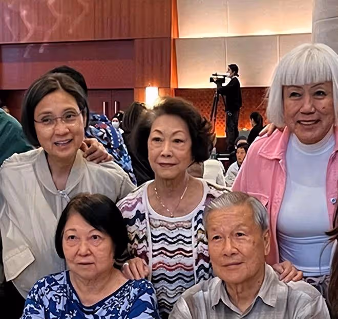 80歲知名港星罕露面精神好!紅極一時卻耍大牌,被諷刺後學會謙虛