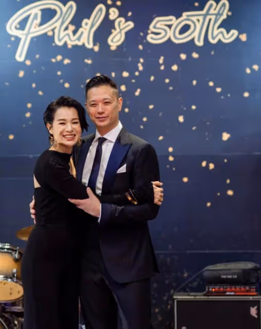 胡杏兒:穿運動內衣大秀好身材,三胎辣媽,自信展露馬甲線螞蟻腰