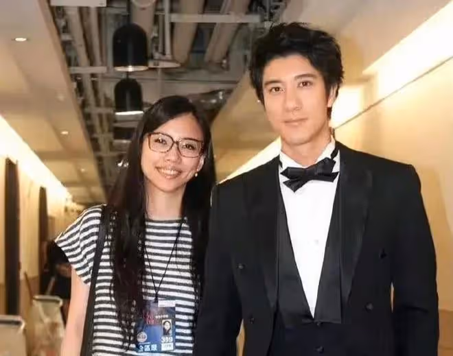 王力宏前妻高調露面,打扮精緻豪放喝酒過37歲生日,女星到場祝賀