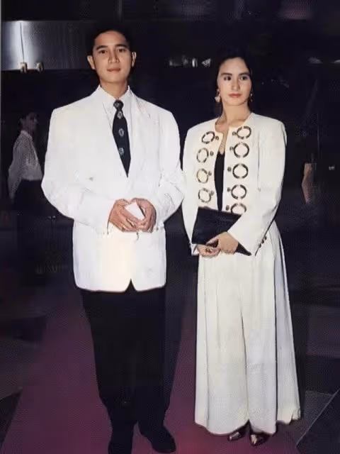 何超瓊何超蓮同框親吻!差29歲似母女,都曾愛上男星結局大不同