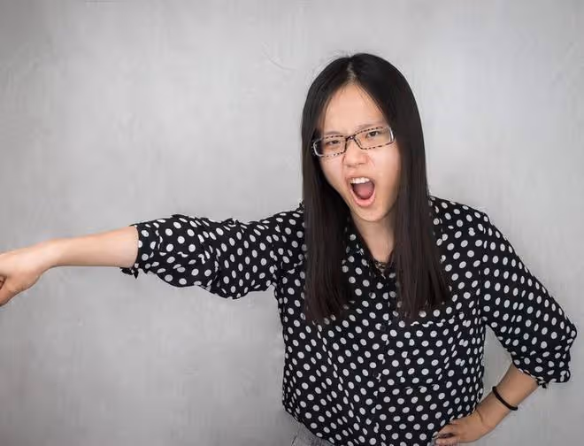 「兒媳,請人照顧浪費錢,讓我和你父母搭夥養老」兒媳:給我滾