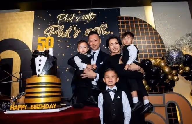 43歲胡杏兒穿背心大秀身材！連生3子腹部無贅肉，馬甲線很明顯