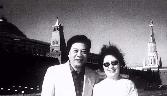 婚內偷吃瘋狂撈金,昔日德藝雙馨,如今醜聞不斷!老戲骨的墮落史
