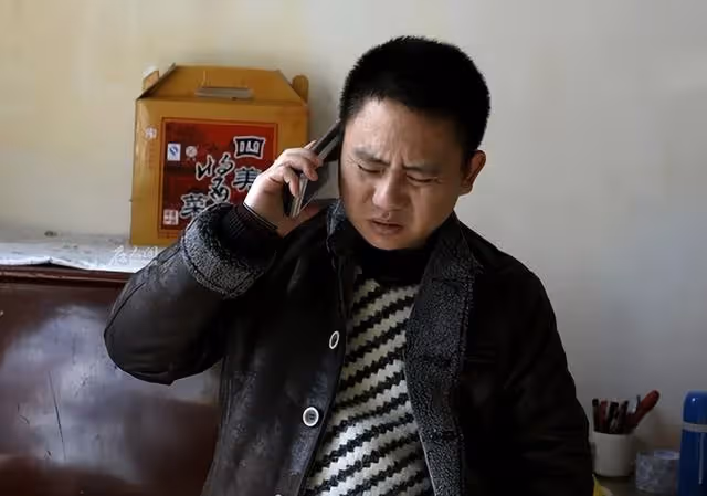 姐姐被水淹死，奶奶因此瘋掉，父親臨終前才說姐姐真實死因
