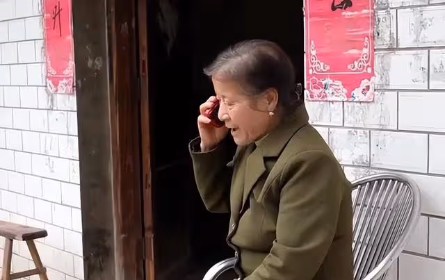 媽,我出嫁你只給我三千嫁妝錢,現在我只能幫你三千塊的忙
