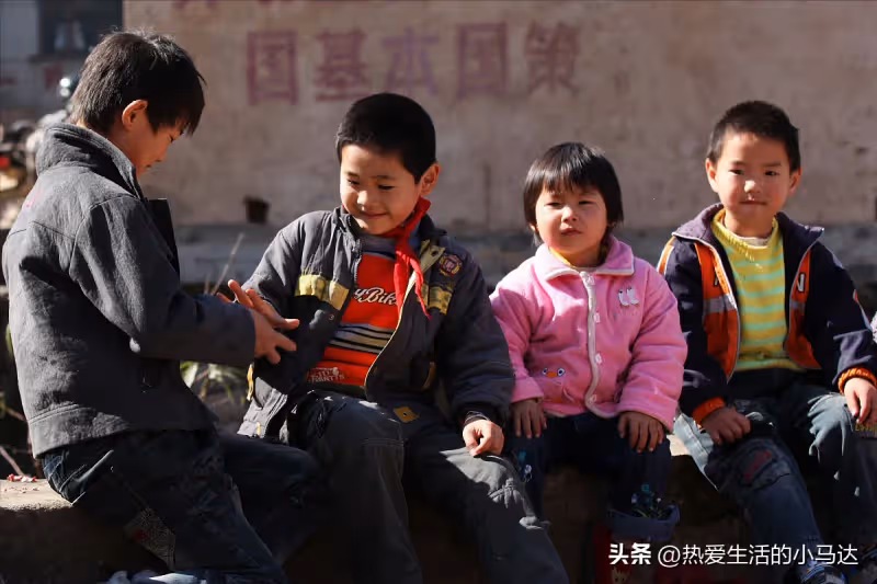 我65歲,退休金6千,回鄉下養老不到半年,卻要被親哥哥給逼瘋了